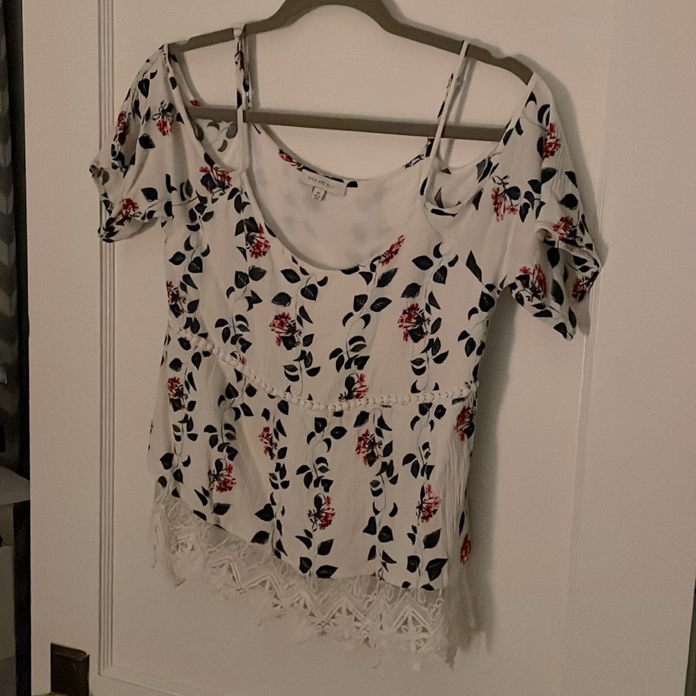 Gorgeous cold shoulder top